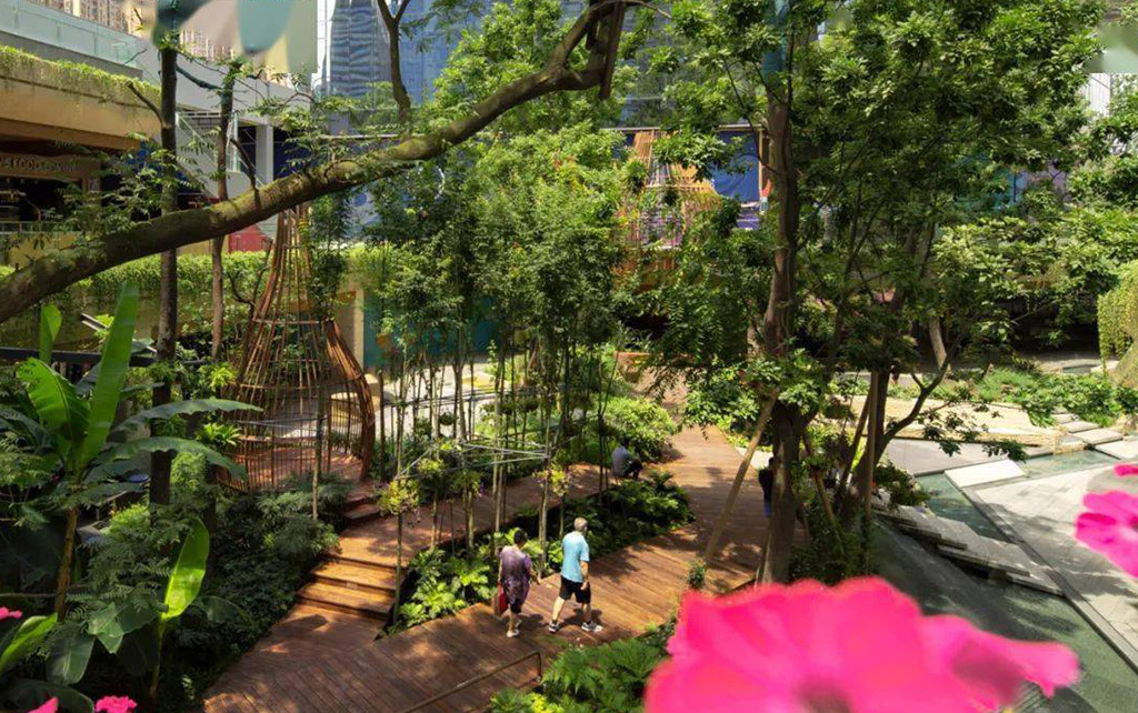 下（xià）沉式廣場出入口景觀